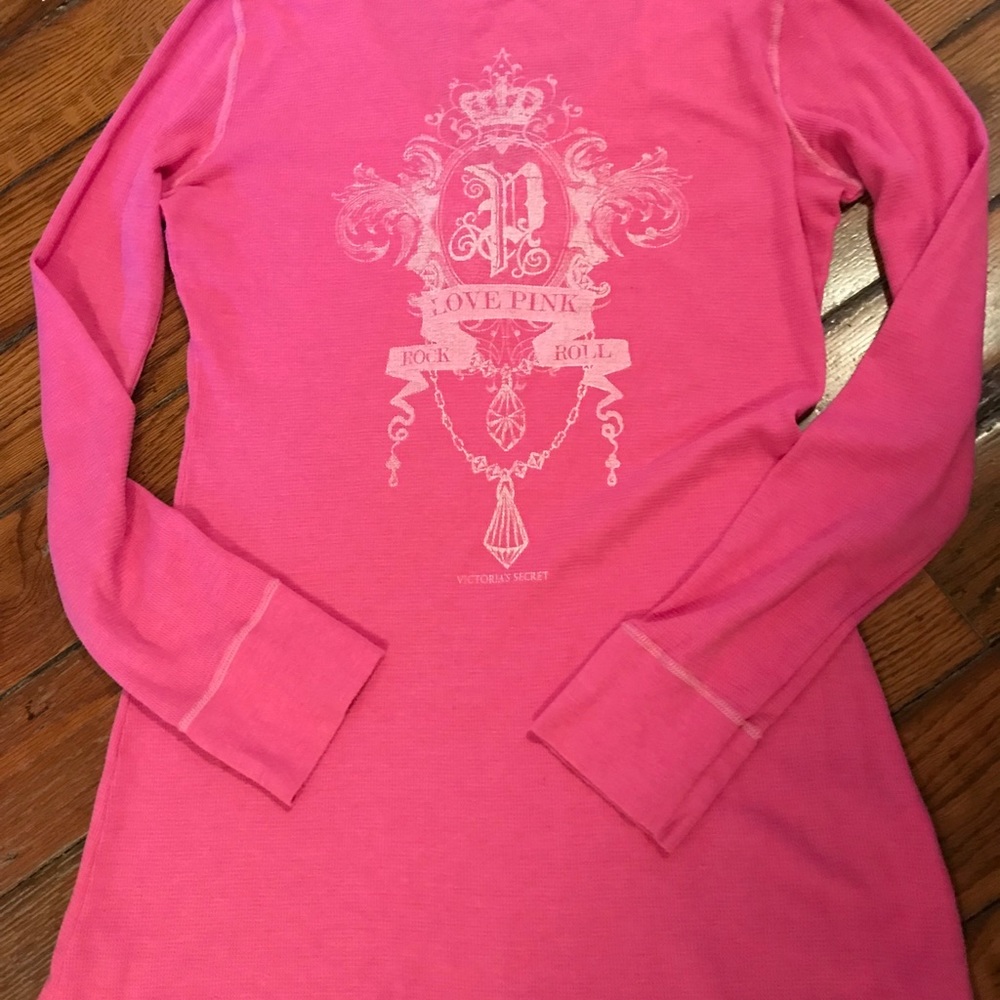 ❌ SOLD ❌ 💕 Victoria’s Secret Top 💕 - Picture 3 of 4